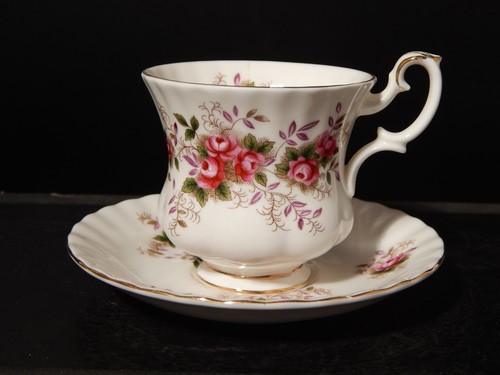 Porcellana royal albert - royal,